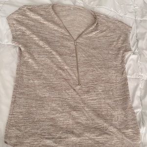 Short sleeve sweater